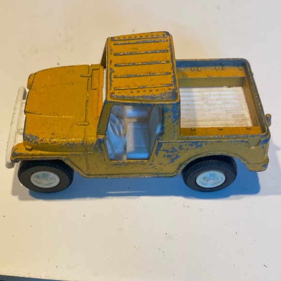 Vintage 1970s Tootsie Toy Co. Yellow Jeep - Picture 1 of 4